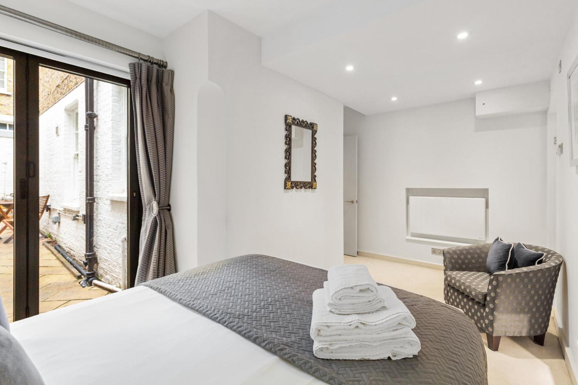 The Knightsbridge Palace By La Reserve Apartment London Room photo