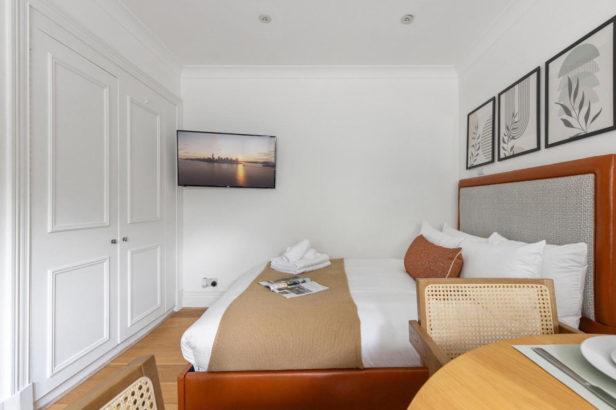 The Knightsbridge Palace By La Reserve Apartment London Room photo