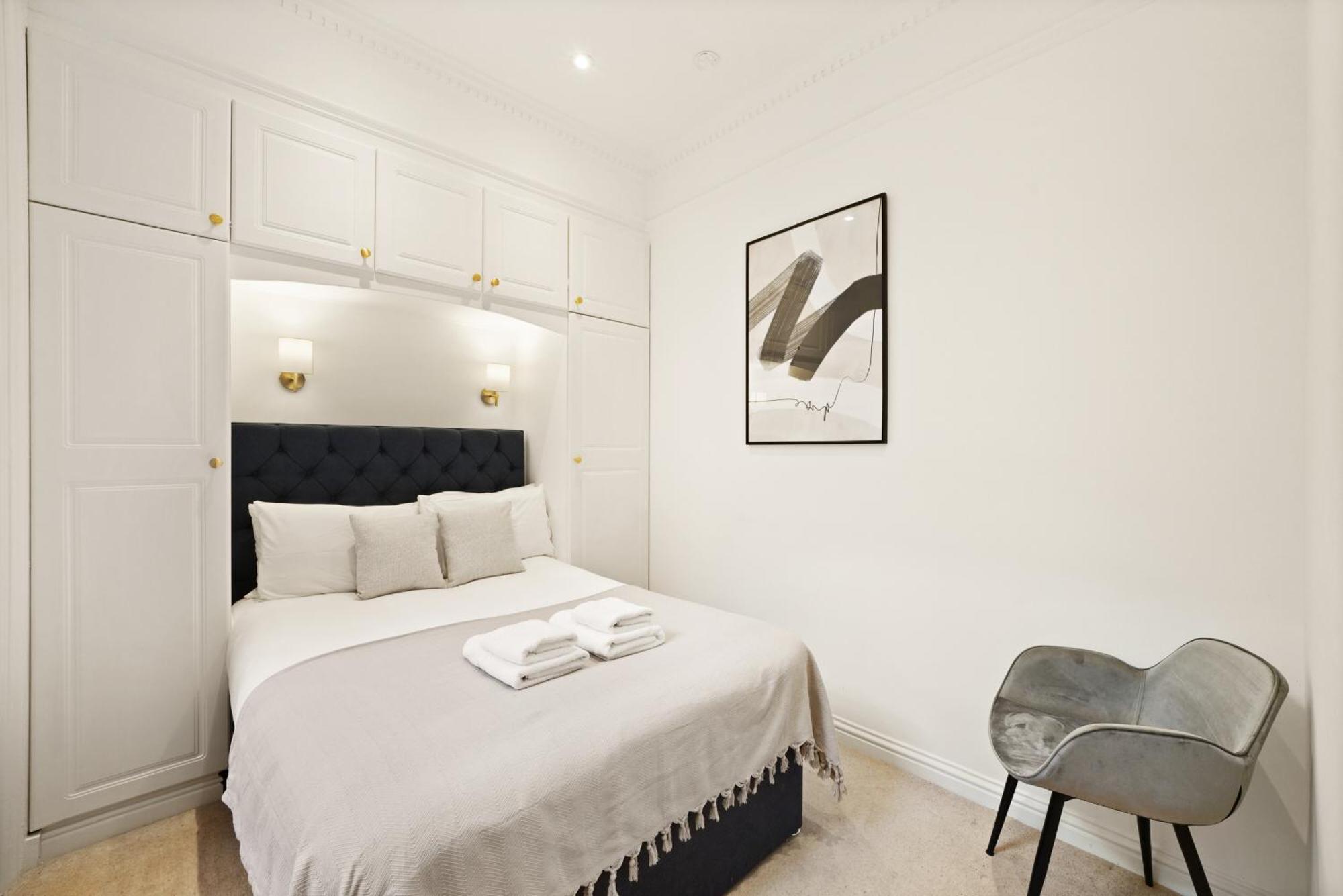 The Knightsbridge Palace By La Reserve Apartment London Room photo